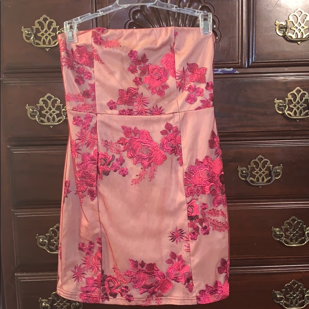 Pretty Little Thing Strapless Floral Dress